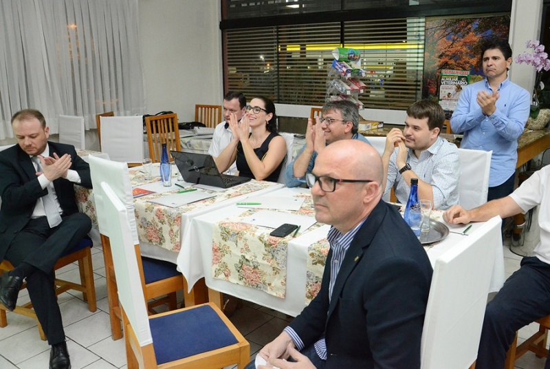 O evento também contou com a participação do poder público, Polícia Militar, OAB Blumenau, Viacredi e colaboradores e diretores da CDL.